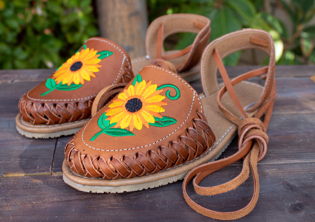 WOMENS LEATHER LACE UP FLAT EMBROIDERED HUARACHE MEXICAN SANDALS